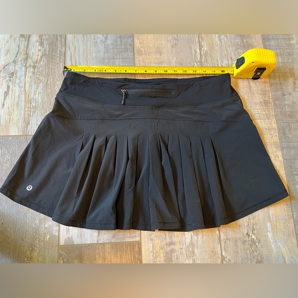 Lululemon skirt size 10 - Picture 3 of 8